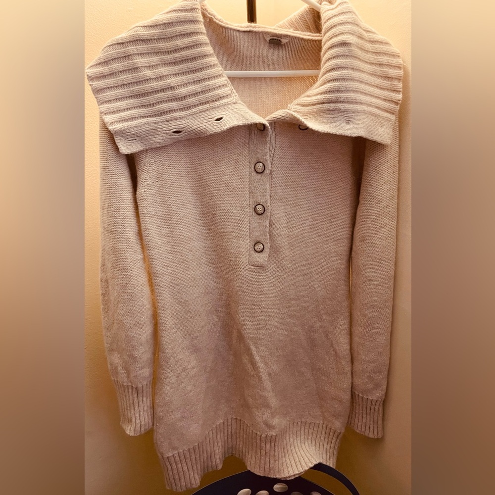 Great condition, fossil, button-sweater